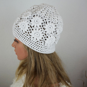 Czapka ręcznie robiona biała