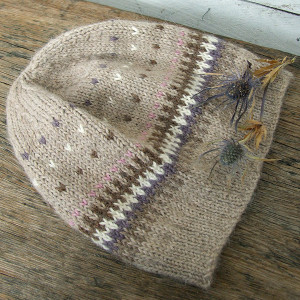 Czapka z alpaki, beżowo-brązowa z odrobiną różu i wrzosu