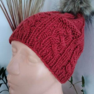 Czapka z pomponem :)