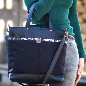 czarna pikowana torebka z ekoskóry