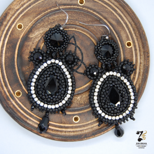 Czarne długie kolczyki z kryształkami cyrkoniami i onyksem