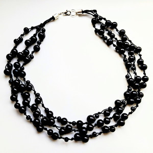 Czarny Grad -  Naszyjnik ze sznurka i szkła