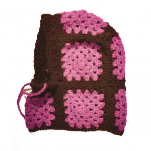 Czekoladowa komoniarka alpaka , ręcznie szydełkowana zimowa czapka