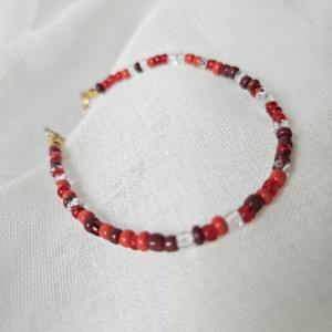 Czerwona delikatna bransoletka