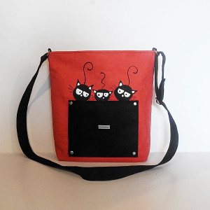 Czerwona młodzieżowa  torebka malowana z kotami