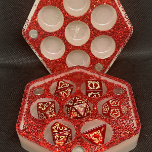 Czerwono-Białe Pudełko na kostki do RPG