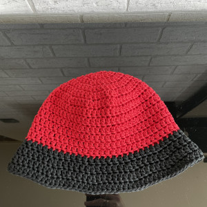 Czerwony bawełniany kapelusz bucket hat