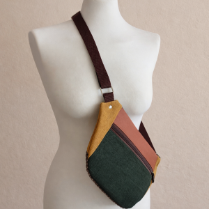 Damska nerko-torebka, ciepłe kolory.