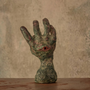 Dekoracja Halloween – upiorna dłoń