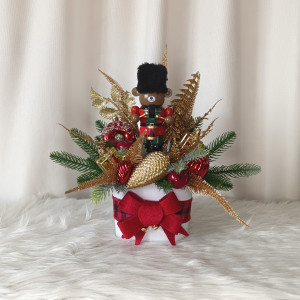 Dekoracja świąteczna z misiem. Stroik na Boże Narodzenie