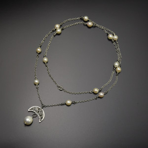 Długi naszyjnik księżyc z perłami perły
