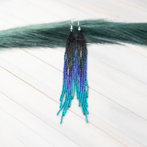 Długie kolczyki w kolorze czarnym, kobaltowym, turkusowym