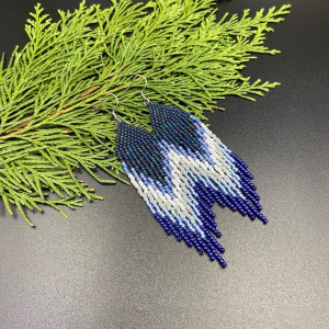 Długie wiszące kolczyki z frędzlami z koralików #1037