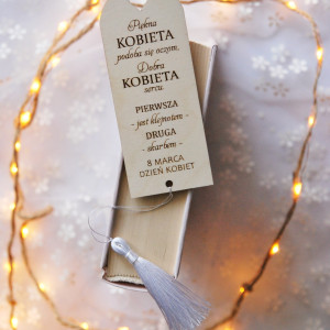 Drewniana zakładka do książki chwost | Prezent na Dzień Kobiet