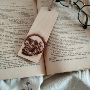 Drewniana zakładka do książki Czaszka