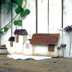 Drewniane domki dekoracyjne, białe - zestaw 4 sztuki.