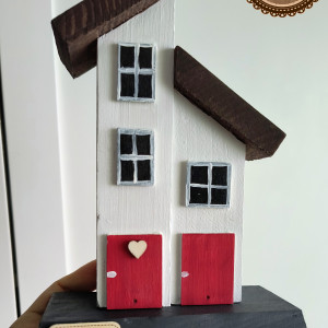 Drewniane domki wieszak