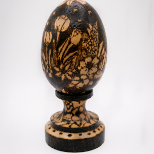 Drewniane jajko i stojak - ręcznie wypalany wzór, pirografia, ŁĄKA