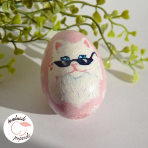 Drewniane jajko wielkanocne - kotek w okularach
