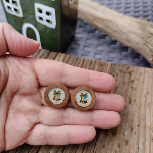 Drewniane kolczyki świąteczne z motywem kolorowych dzwonków