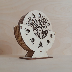 Drewniane podkładki pod kubki ze stojakiem