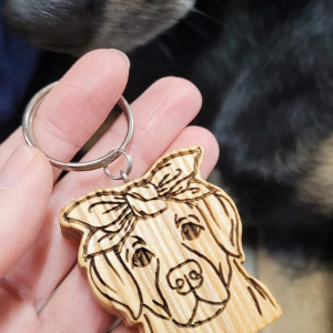 Drewniany brelok "Labrador w chustce"