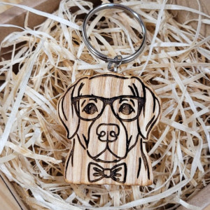 Drewniany brelok "Labrador w okularach"