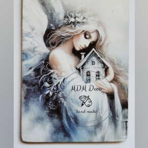 drewniany magnes - Anioł z domem 2