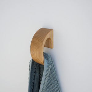 Drewniany Minimalistyczny Wieszak Na Ręczniki Jesion