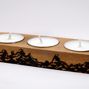 Drewniany świecznik na trzy tealighty – Góry, natura, pirografia