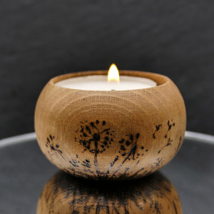 DREWNIANY ŚWIECZNIK Z MOTYWEM ŁĄKI  DMUCHAWCÓW - RĘCZNIE WYPALANY