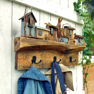 Drewniany wieszak na ubrania - Stara wioska