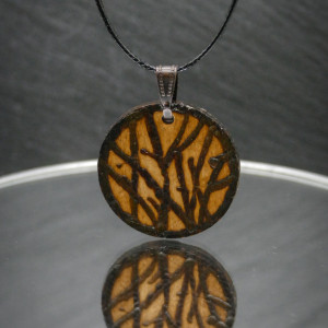 Drewniany wisiorek - Magiczny Las"  ręcznie wypalany, pirografia