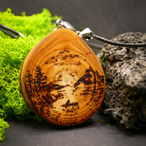 Drewniany Wisiorek „Zachód słońca nad jeziorem” - pirografia, handmade