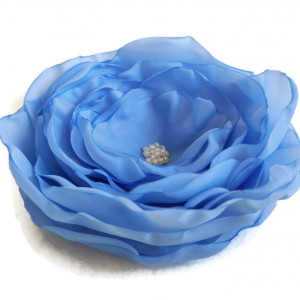 Duża broszka jasno niebieska kwiatek 12cm