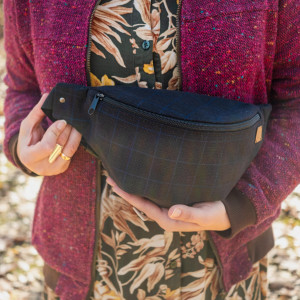 Duża nerka w kratkę z upcyklingu, saszetka męska, unisex