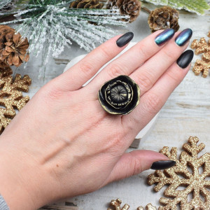 Duży pierścionek czarny kwiat