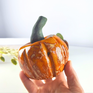 Dynia, figurka ceramiczna