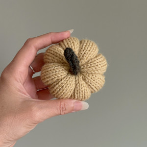 Dynia ozdobna handmade, rozmiar S, żółta- 1 szt.