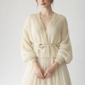 Ecru krótki ślubny kardigan z moheru, złotą nitką i cekinami