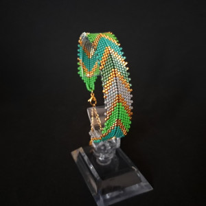 Elegancka Zielona Bransoletka "Green Chevron" z Koralików