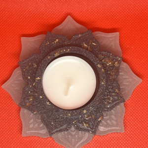 Elegancki świecznik z żywicy epoksydowej