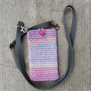 Etui na telefon z paseczkiem