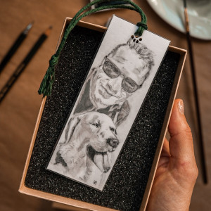 Fajny prezent dla przyjaciela - malowana zakładka z portretem rodziny