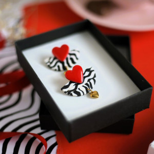 FALOV🩷ANIE  Kolczyki z czerwonym serduszkiem