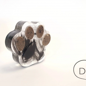 Figurka łapa z sierścią zwierząt