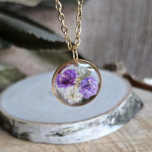 Fioletowa zawieszka z kwiatami złoty wisiorek