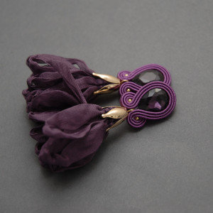 fioletowe kolczyki / klipsy sutasz z kwiatkiem