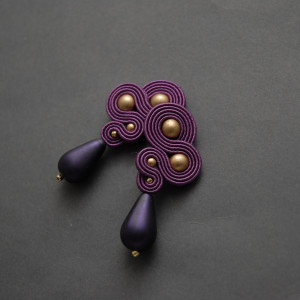 fioletowe kolczyki lub klipsy sutasz 1