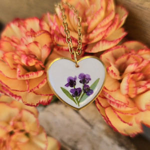 Fioletowe kwiatowe serce serduszko wisiorek
